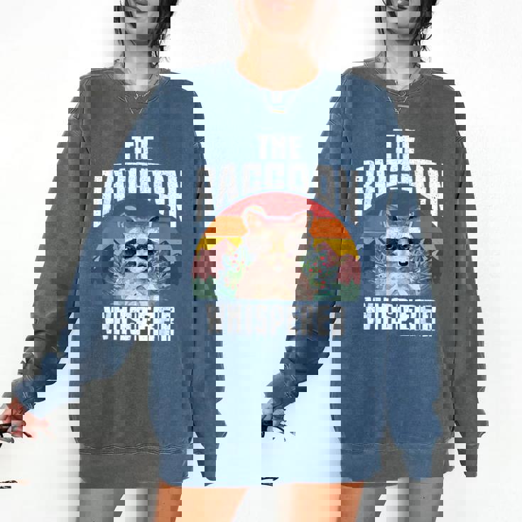 Raccoon's Lover Sweatshirt - Vintage Retro Unisex | Comfort Colors