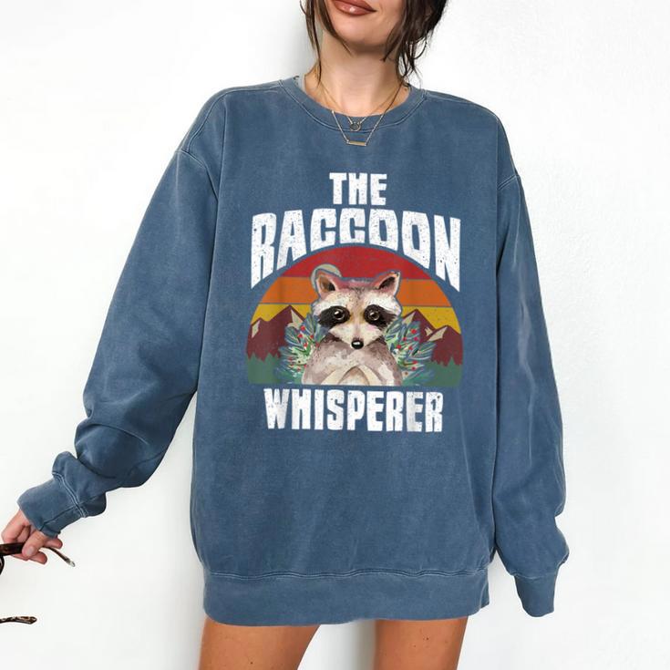 Raccoon's Lover Sweatshirt - Vintage Retro Unisex | Comfort Colors