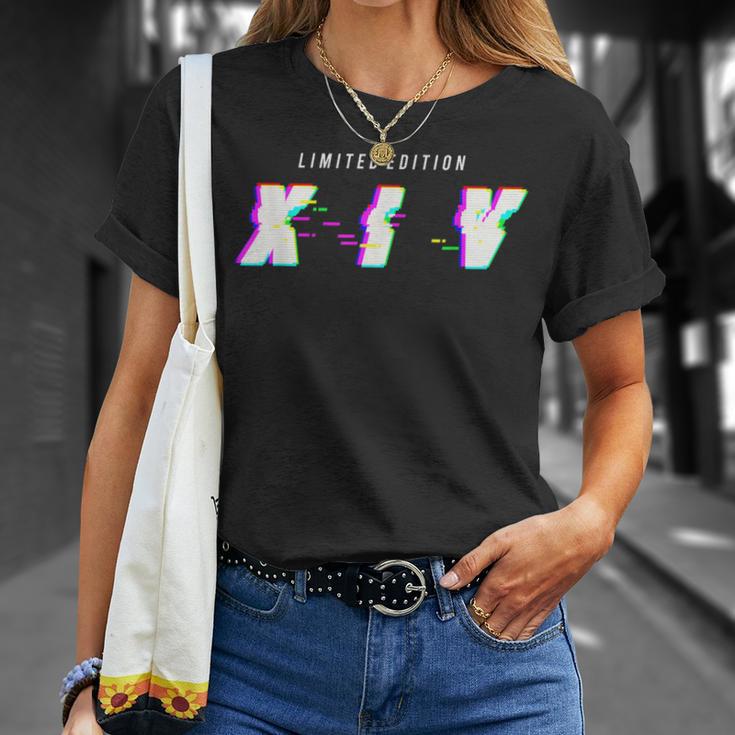 14 Years Birthday Glitched Roman Numerals Limited Edition S T-Shirt Geschenke für Sie