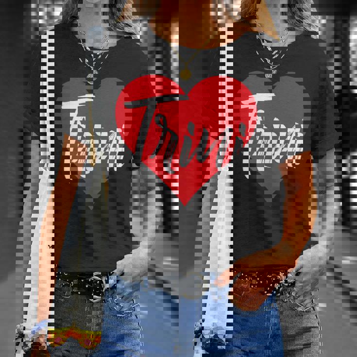 Amo A Trini Primer Nombre Yo Corazón Camiseta unisex Regalos para ella