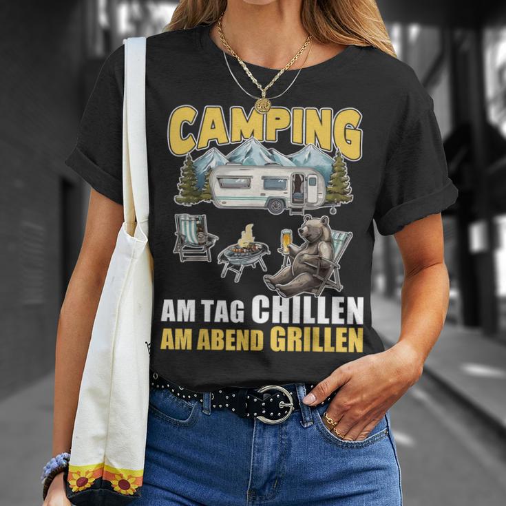 Barbecue And Chillen Camper Saying Caravan Camping T-Shirt Geschenke für Sie