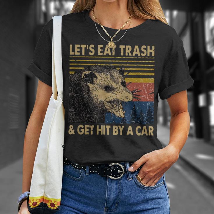 Lets Eat Trash And Get Hit By A Car -Intage Opossum T-Shirt Geschenke für Sie