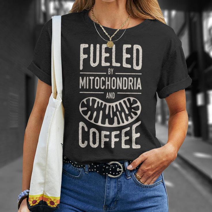 Fueled By Mitochondria And Coffee Cell Biology Science T-Shirt Geschenke für Sie