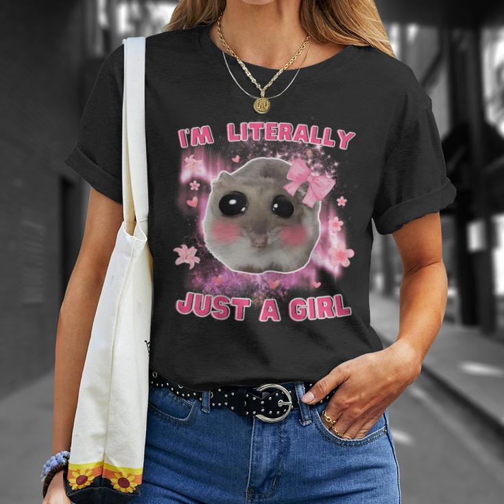 I'm Literally Just A Girl Sad Hamster Meme T-Shirt Geschenke für Sie