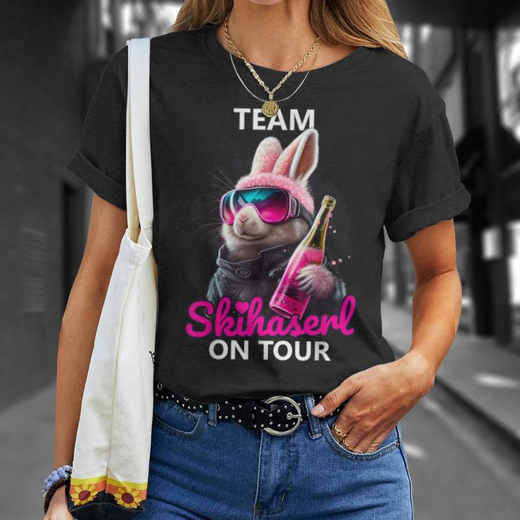 Skiing Team Skihaserl On Tour Apres-Ski T-Shirt Geschenke für Sie