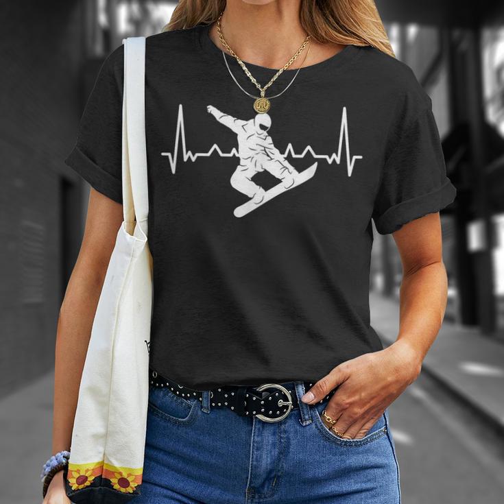 Snowboarding With Heartbeat Pulse Ecg And Snowboarder T-Shirt Geschenke für Sie