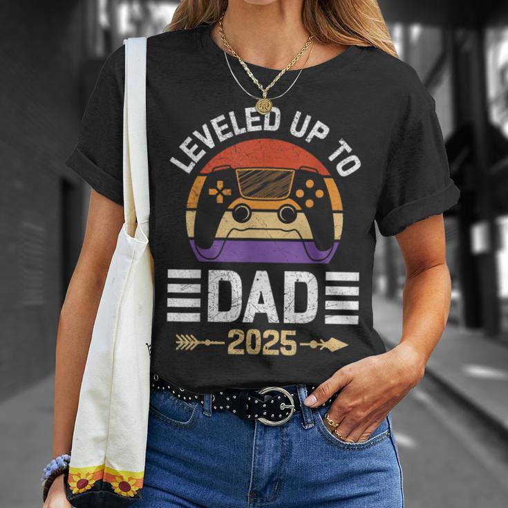 Spielerpapa Leveled Up To Daddy 2025 Dadintage T-Shirt Geschenke für Sie