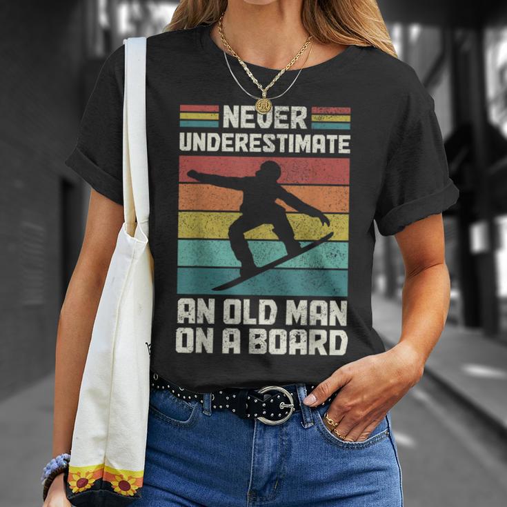 Never Underestimate An Old Man On A Snowboard intage T-Shirt Geschenke für Sie