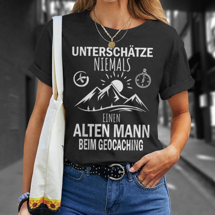 Underschätze Niemal Einen Alten Mann Beim Geocaching S T-Shirt Geschenke für Sie