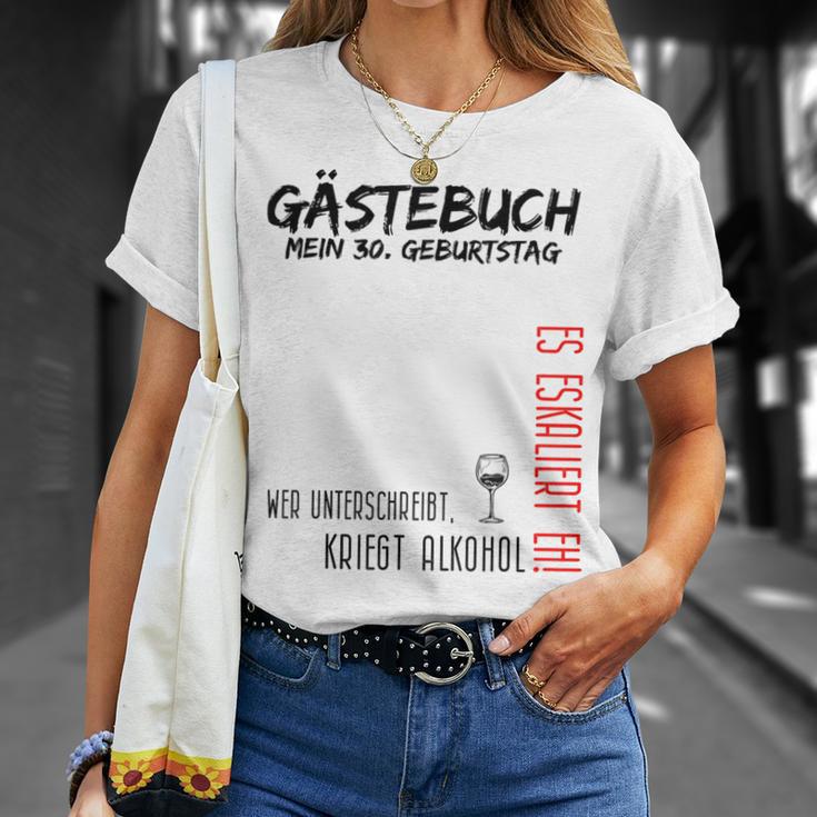 My 30Th Birthday And The Guest Book T-Shirt Geschenke für Sie