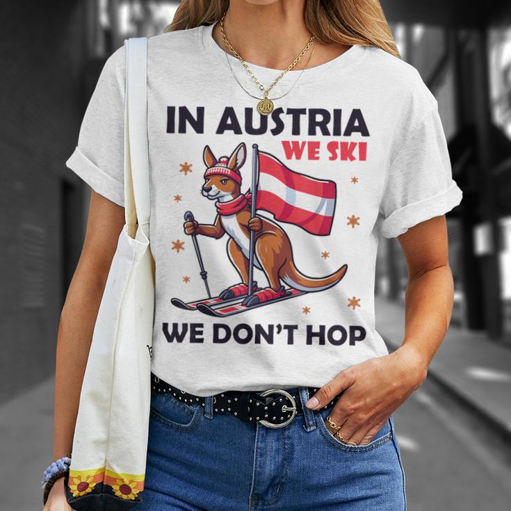 In Austria We Ski We Don't Hop Kangaroo Austria T-Shirt Geschenke für Sie