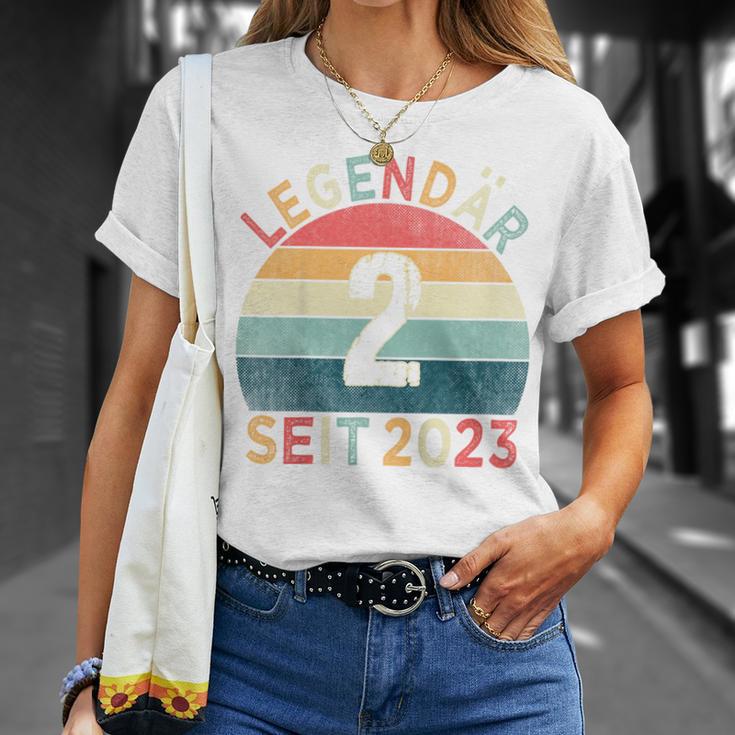 Children's 2Nd Birthday Legendary Since 2023Intage 2 Year Old T-Shirt Geschenke für Sie