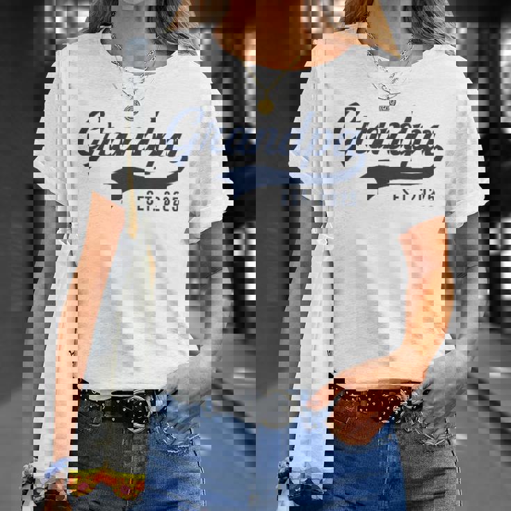 Grandpa Est 2025 Promocionado A Abuelo 2025 Nuevo Abuelo Camiseta unisex Regalos para ella