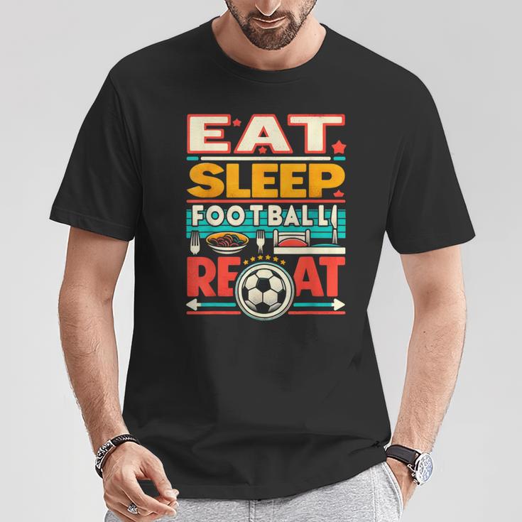 Eat Sleep Football Repeat Divertido Jugador Retro Amante Del Fútbol Camiseta unisex Regalos divertidos