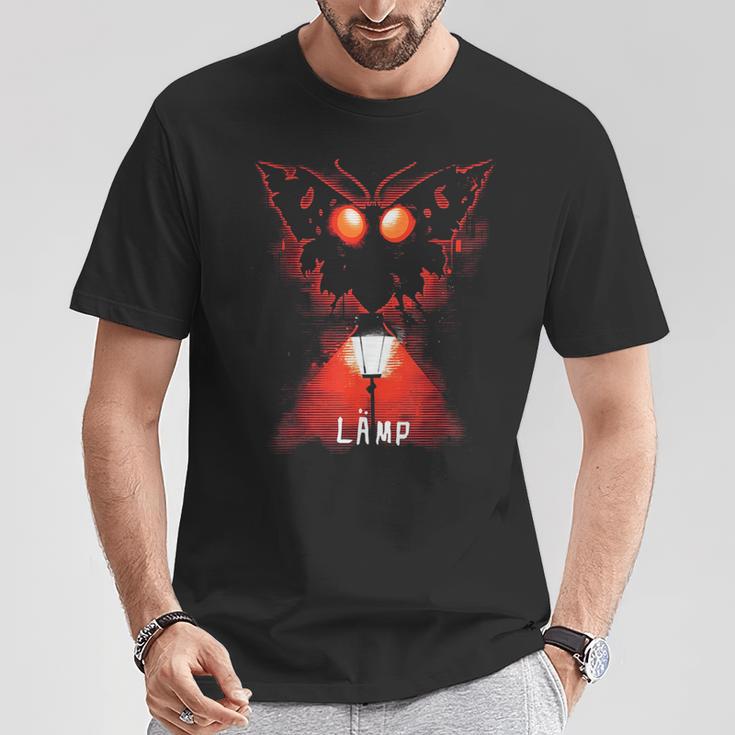 Mothman Moth Lamp Weirdcore Oddly Specific Meme T-Shirt Lustige Geschenke