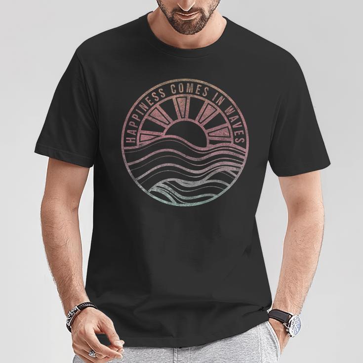 Happiness Comes In Waves Sunset Beach Wave Gradient T-Shirt Lustige Geschenke