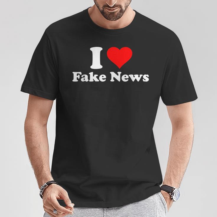 I Love Fake News T-Shirt Lustige Geschenke