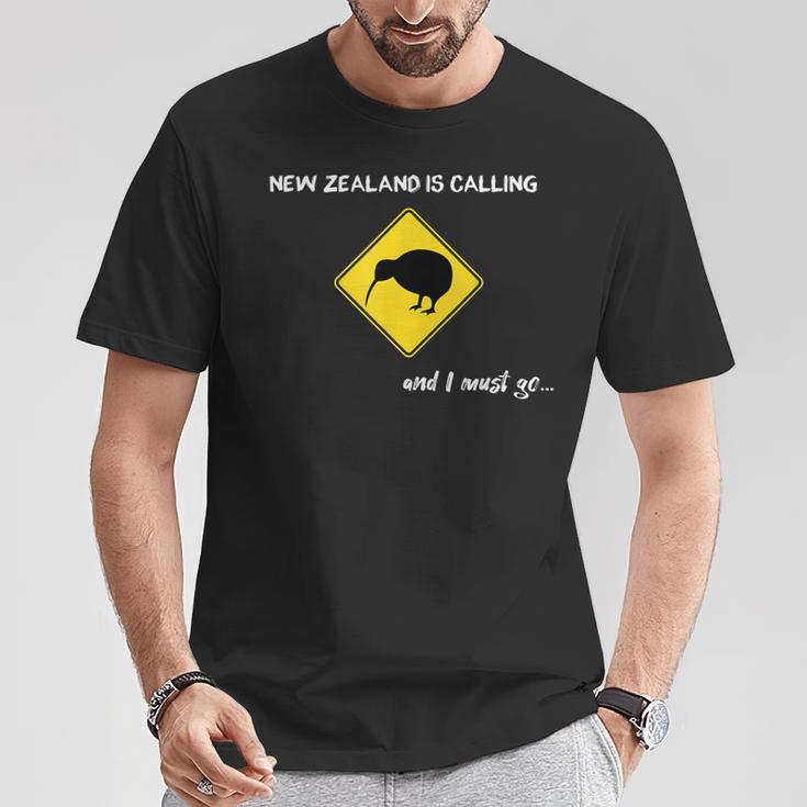 New Zealand Is Calling New Zealand Kiwi Backpacker T-Shirt Lustige Geschenke