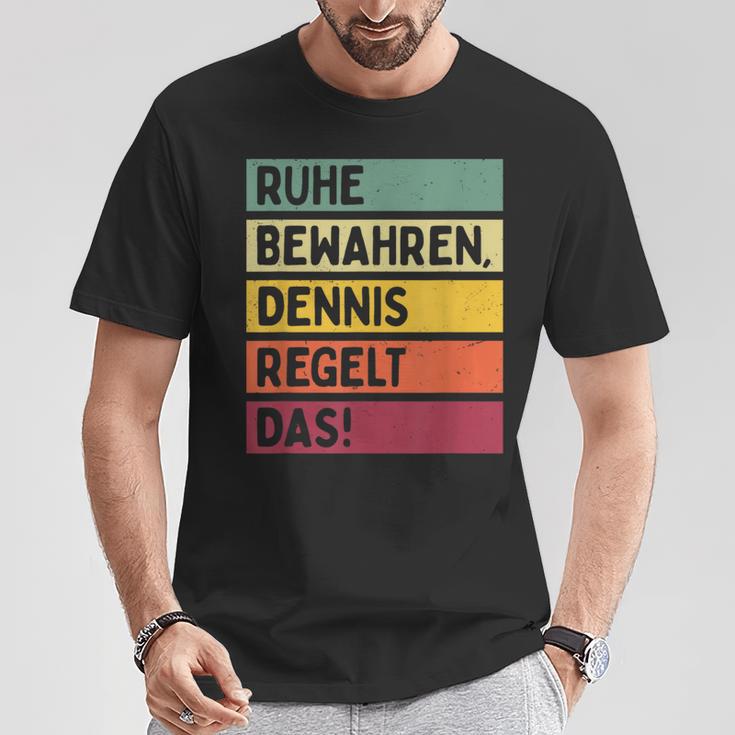 Peace Keep Dennis Regelt The Saying In Retro Colours T-Shirt Lustige Geschenke