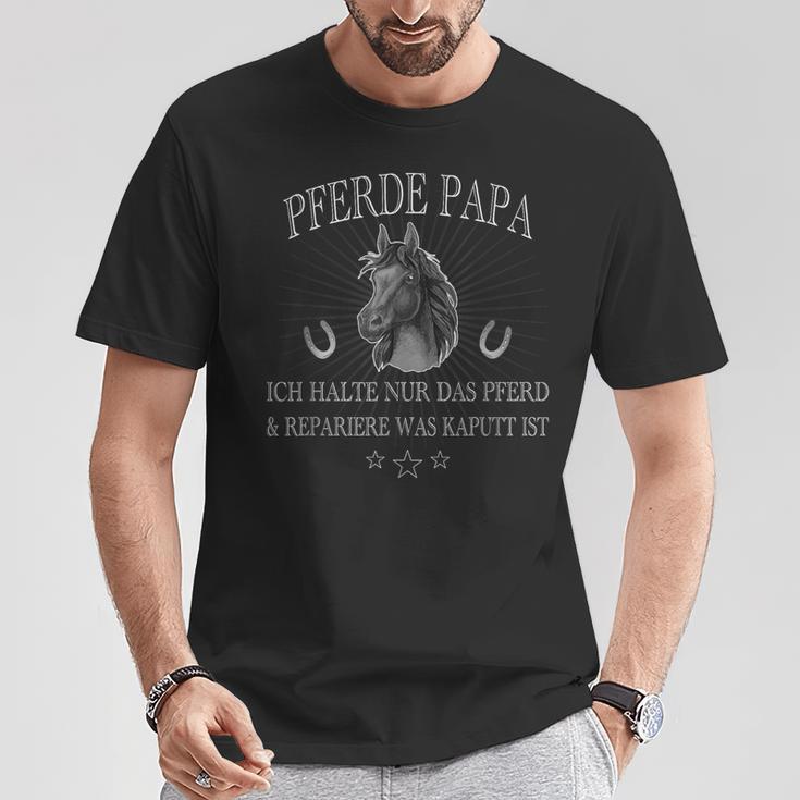 Pferde Papa Kümmert Sich Ums Pferd Für Die Tochter T-Shirt Lustige Geschenke