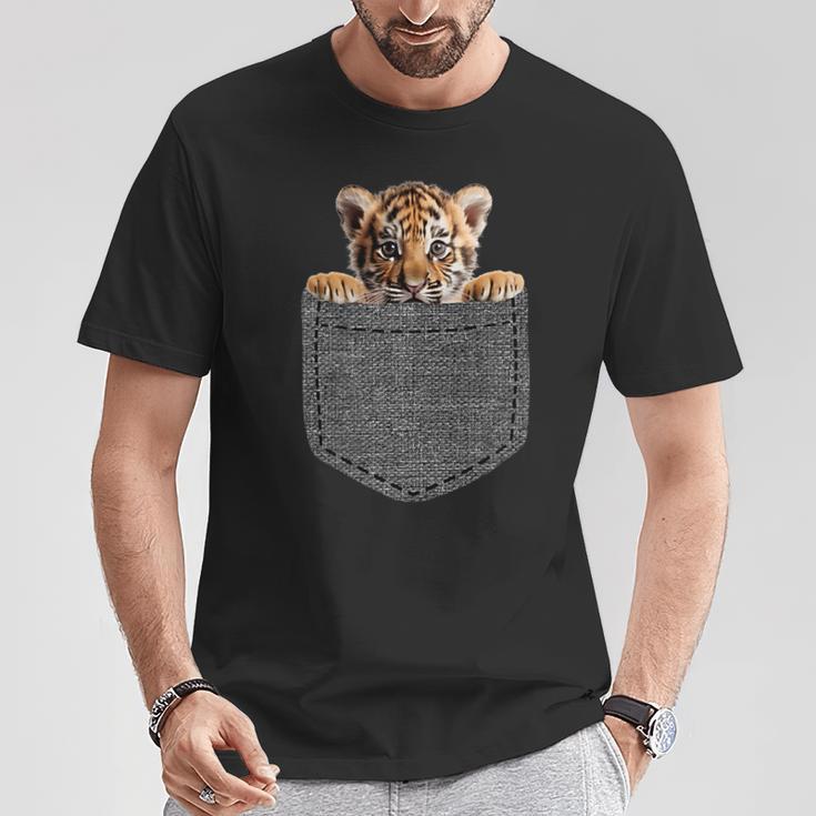 Tiger In Chest Pocket T-Shirt Lustige Geschenke