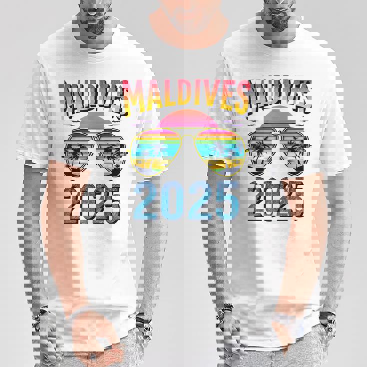 Charming Souvenirs For Beach Holidays In The Maldives T-Shirt Lustige Geschenke