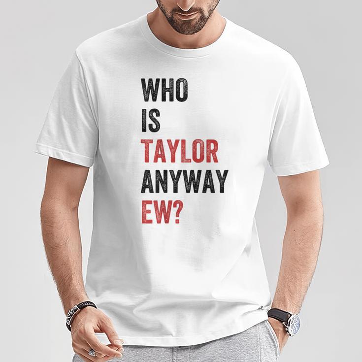 Who Is Taylor Ew Girl Taylor First Name Groovy 80'S T-Shirt Lustige Geschenke