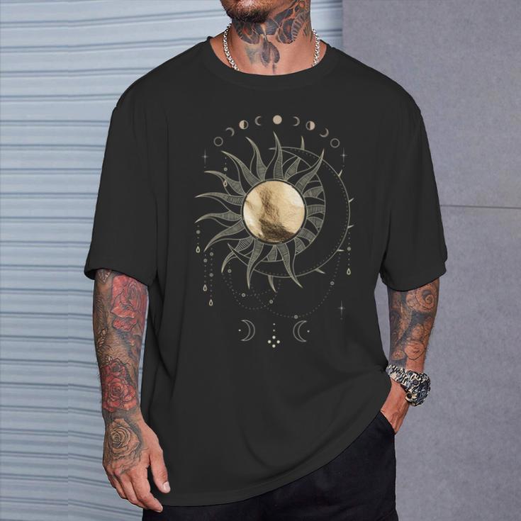 Boho Golden Sun & Moon Phase Illustration T-Shirt Geschenke für Ihn