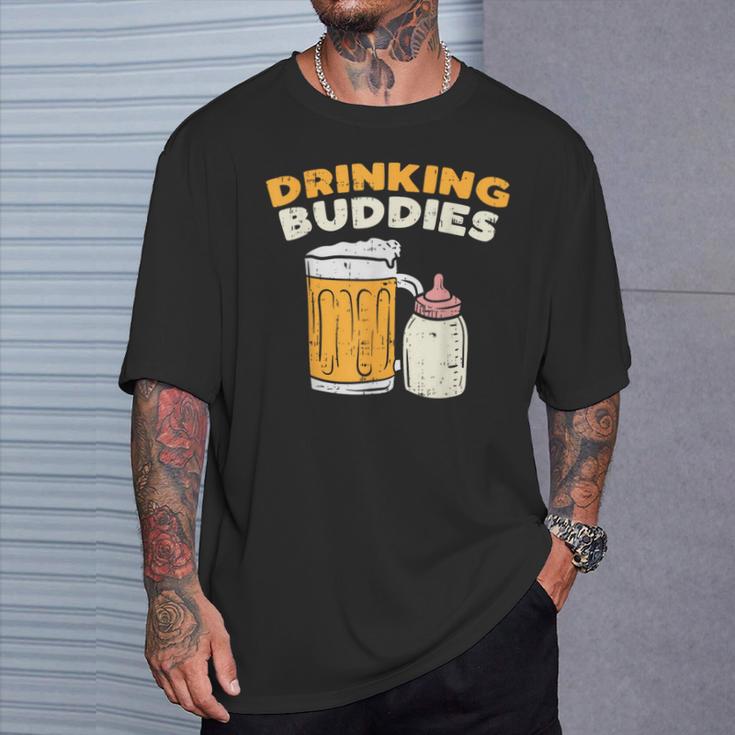 Drinkin Buddies Baby Bottle Son And Dad Matching Fathers Day T-Shirt Geschenke für Ihn