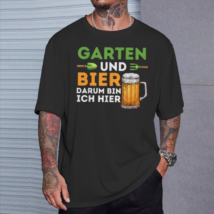 Garten Und Bier Darum Bin Ich Hier Gärtner Hobbygärtner T-Shirt Geschenke für Ihn