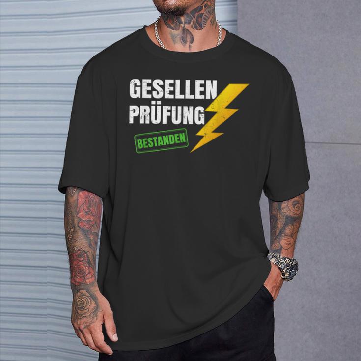 Gesellenprüfung Elektriker Gesellenbrief Saying Gesellen T-Shirt Geschenke für Ihn