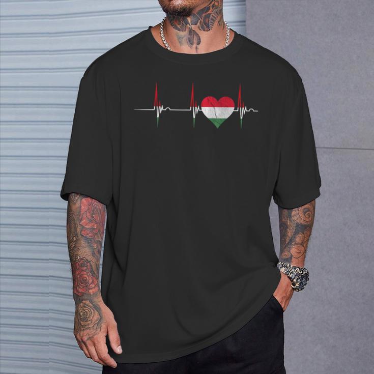 Hungary Heart Ungare Heartbeat Ecg Pulse Hungarian Hungary S T-Shirt Geschenke für Ihn