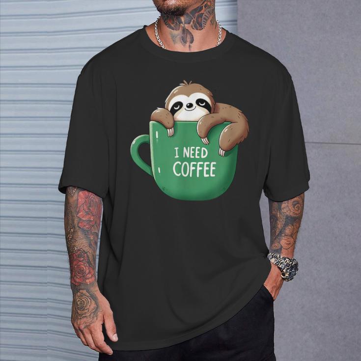 I Need Coffee Sloth Coffee Tired Sleeping T-Shirt Geschenke für Ihn