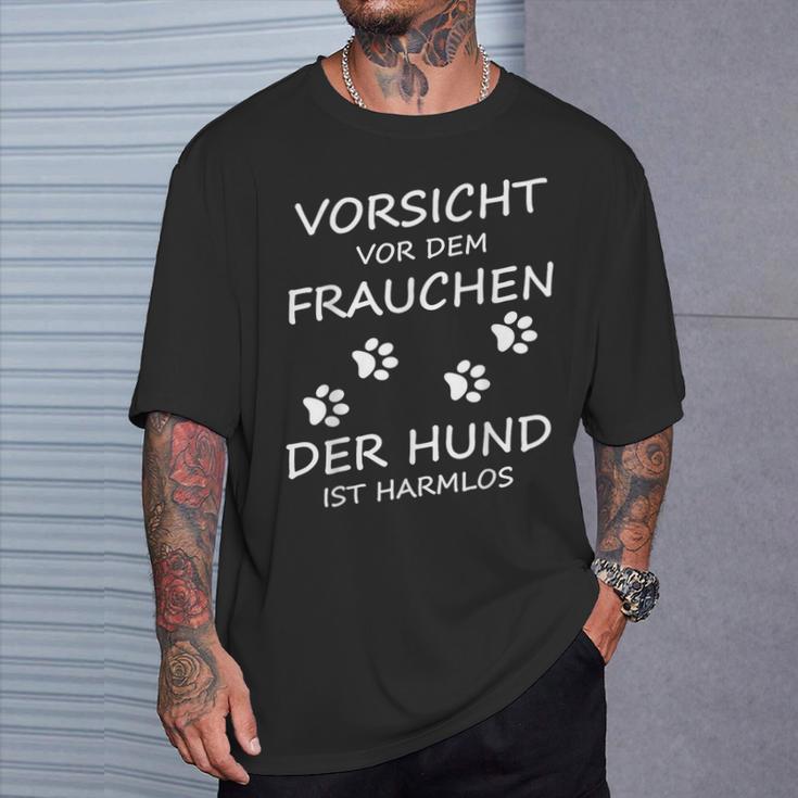 Vorsichtor Dem Frauchen Der Hund Ist Harmlos Gassi Women's T-Shirt Geschenke für Ihn