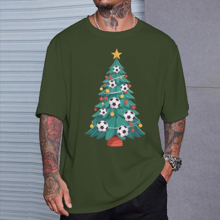 Football Christmas Tree Outfit For The Holidays T-Shirt Geschenke für Ihn