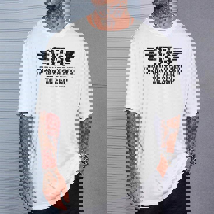 1975 The Man The Myth The Legend Camiseta unisex Regalos para él