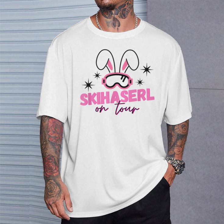 Skihaserl On Tour Apres Ski Bunny Ski Holiday Hut Gaudi T-Shirt Geschenke für Ihn