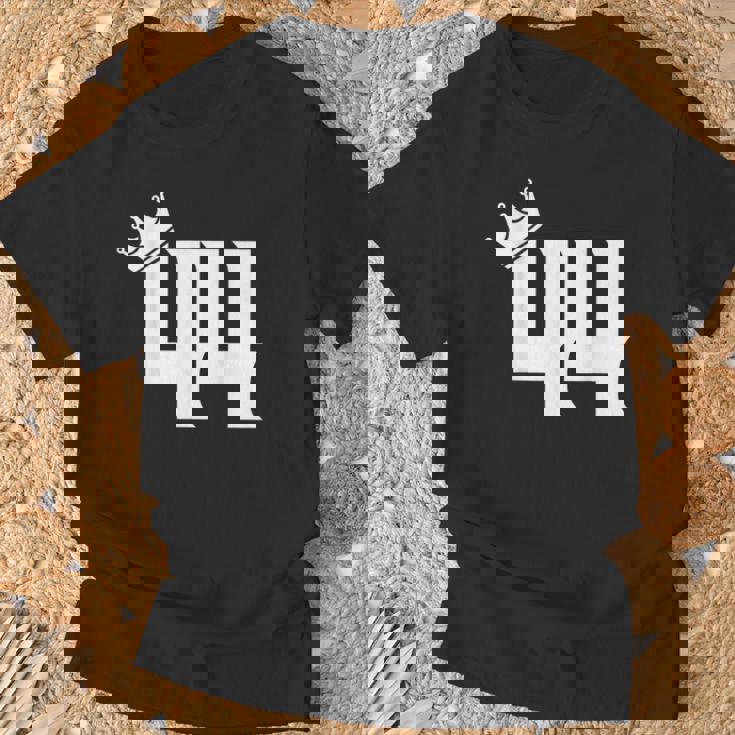 44 Cumpleaños Es Hombresintage Número 44 Con Corona Camiseta unisex Regalos para ancianos