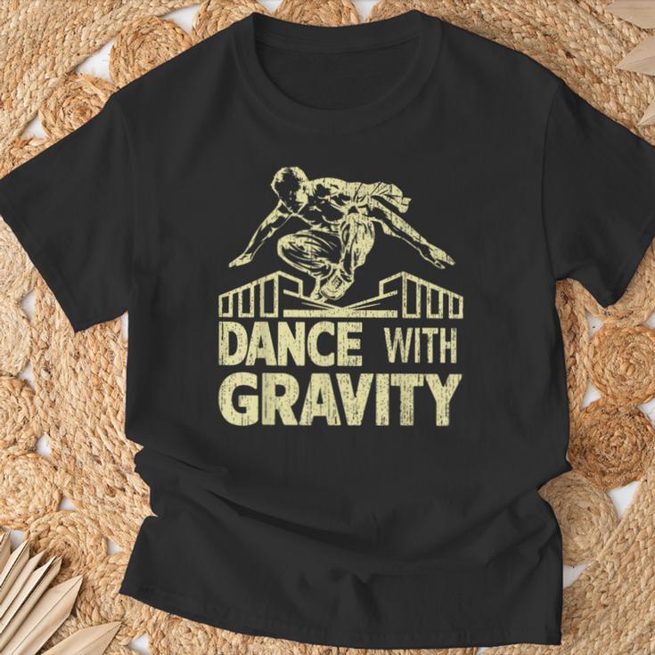 Dance With Gravity Parkour T-Shirt Geschenke für alte Männer