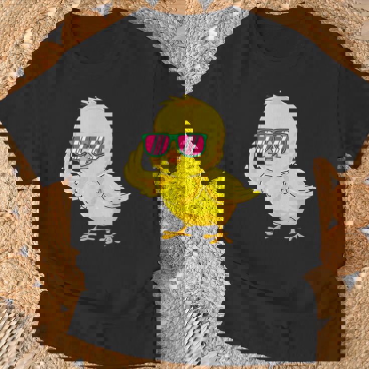 Diseño De Pollito Con Gafas De Sol Pollo Pollo Diversión Broma Camiseta unisex Regalos para ancianos