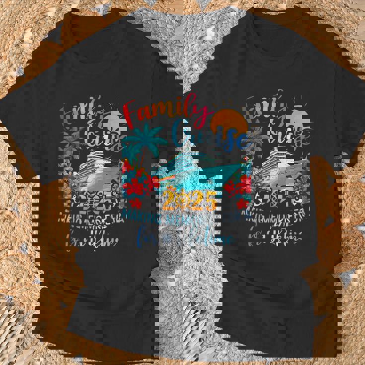Family Cruise 2025 Making Memories Family Ship Vacation T-Shirt Gifts for Old Men