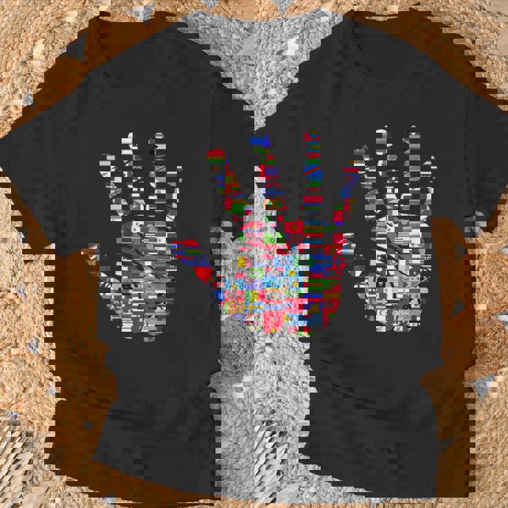 Flaggen Der Welt Handprint Travel Anti Racism T-Shirt Geschenke für alte Männer