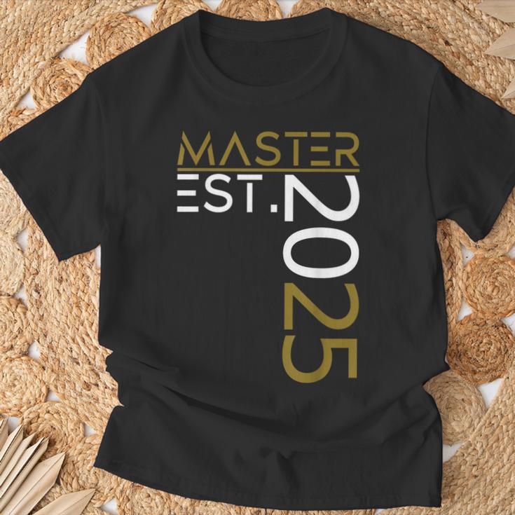 Graduation Master Est 2025 Outfit Golden Motif Outfit Fun T-Shirt Geschenke für alte Männer