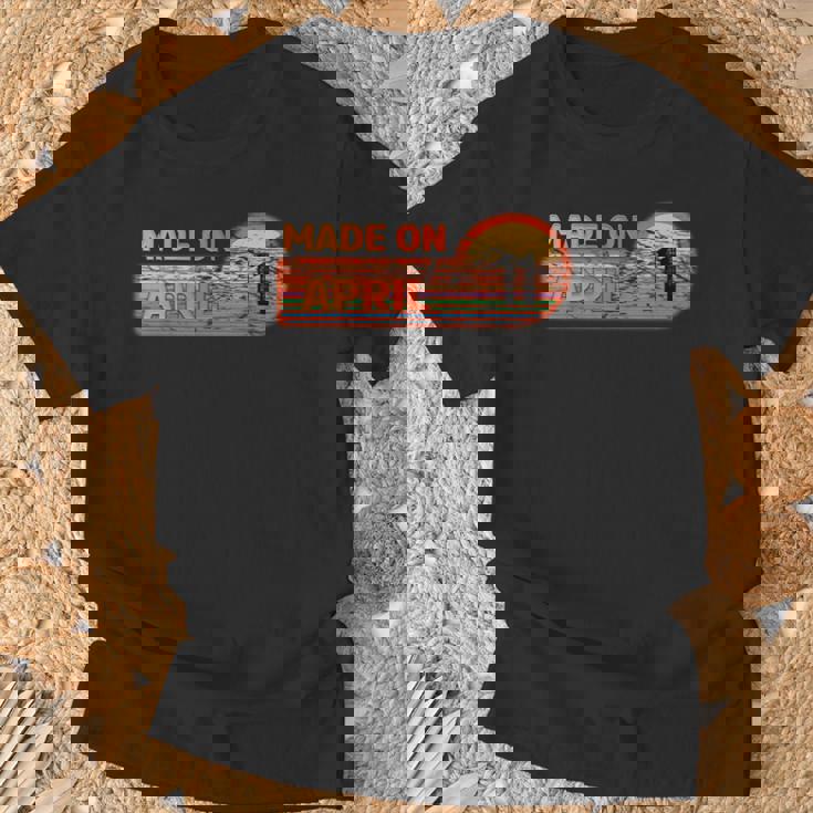 Hecho En Abril 11 Impresionante Nacido En 11 Cumpleañosintage Camiseta unisex Regalos para ancianos