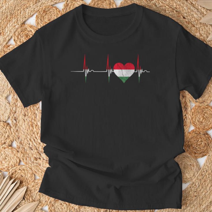 Hungary Heart Ungare Heartbeat Ecg Pulse Hungarian Hungary S T-Shirt Geschenke für alte Männer