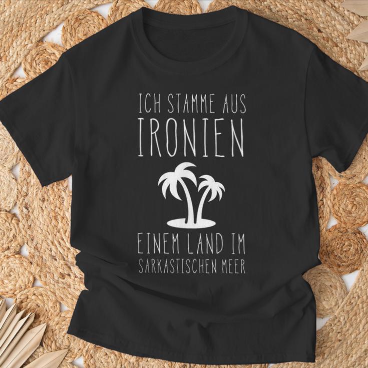 Ich Stamme Aus Ironien Einem Land Am Sarkastische Meerer T-Shirt Geschenke für alte Männer