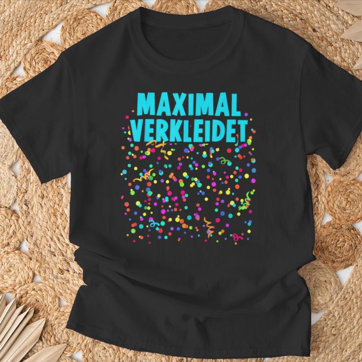 Maximally Dressed With Confetti Costume For Carnival Fancy Dress T-Shirt Geschenke für alte Männer