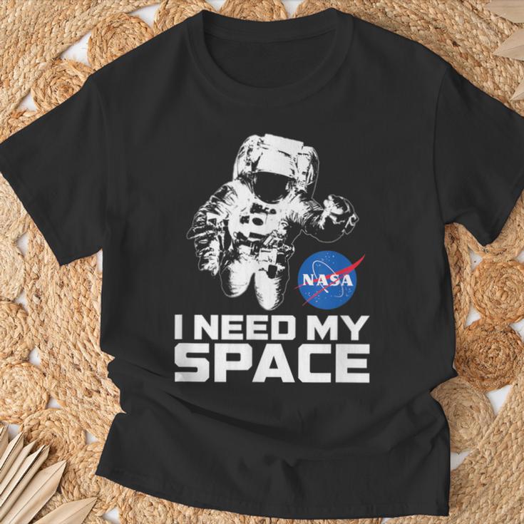 Nasa Logo I Need My Space With Astronaut T-Shirt Geschenke für alte Männer