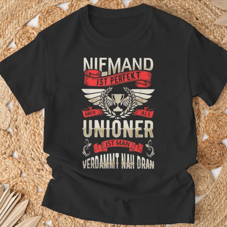 Niemand Ist Perfekt Aber Als Unioner Ist Man Sehr Nah Dran T-Shirt Geschenke für alte Männer