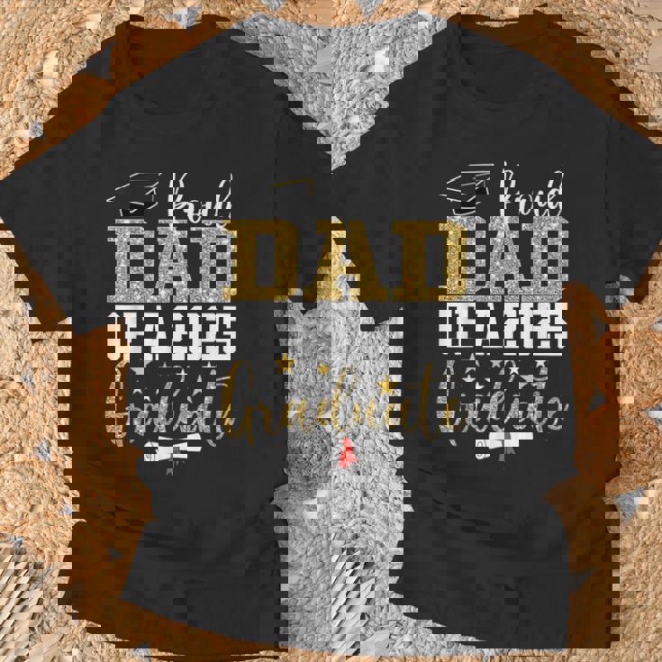 Proud Dad Of A 2025 Graduate Dad Graduation 2025 Father T-Shirt Gifts for Old Men